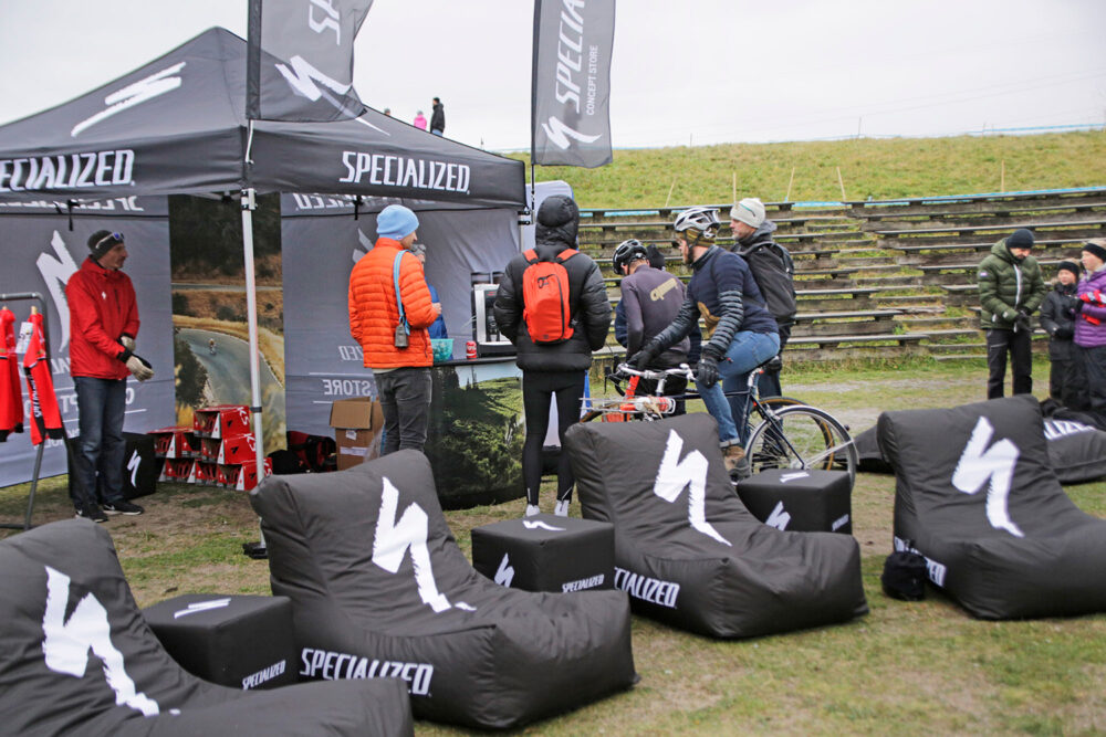 Puff-square-Lounge-Square-Event-tent Puff-square-Lounge-Square-Event-tent